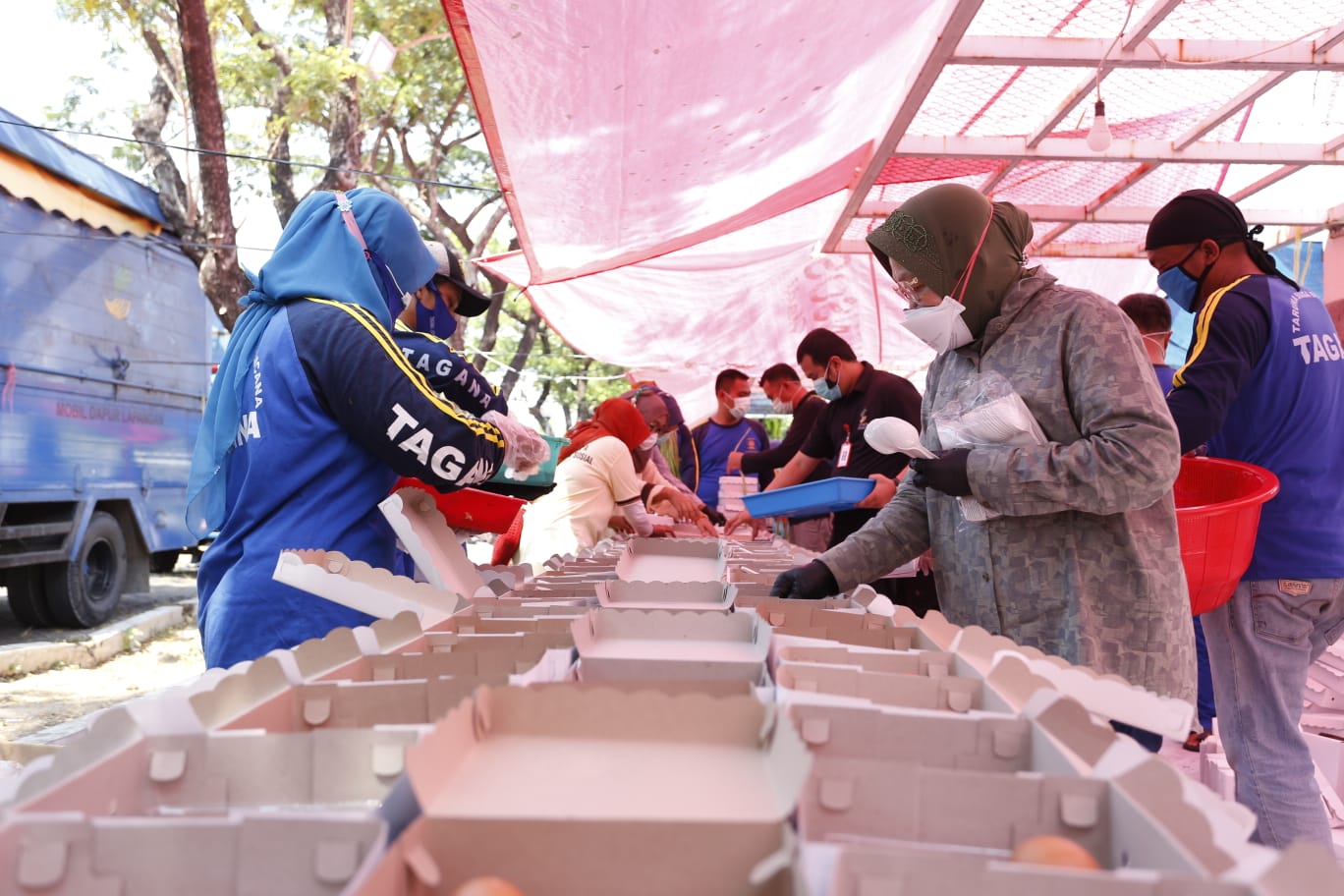 Mensos Sidak Dapur Umum Surabaya, Pastikan Dukungan Permakanan untuk Masyarakat Terdampak Pandemi