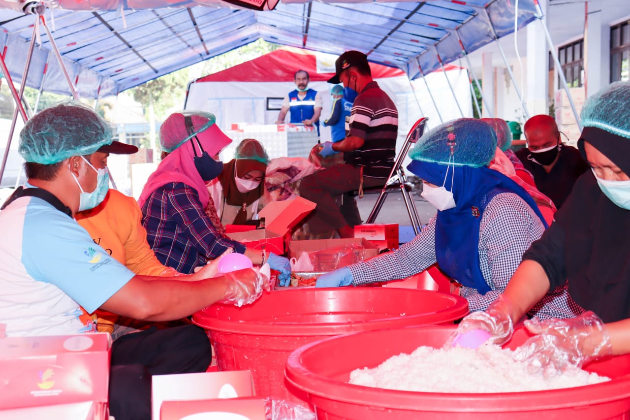 Tim Distribusi Tidak Mengenal Lelah, Bantuan Kemensos Menjangkau 27 Titik