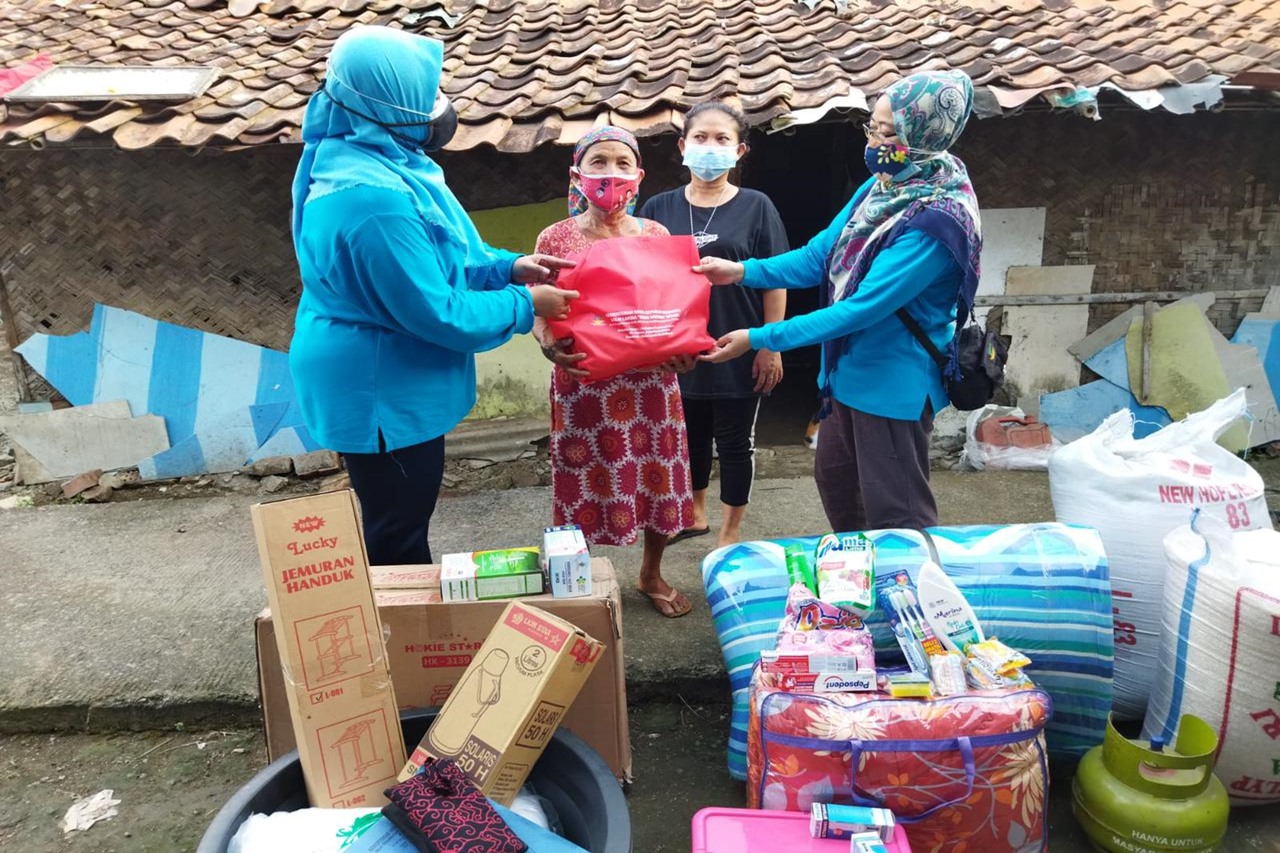 Kemensos RI Bantu Nenek Aton Usih melalui BST dan ATENSI Lanjut Usia