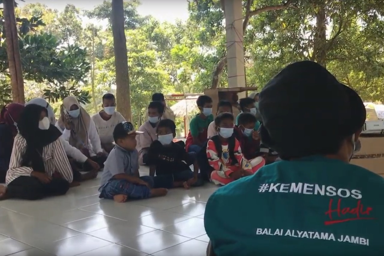 "Alyatama" Center in Jambi Distributes ATENSI Assistance