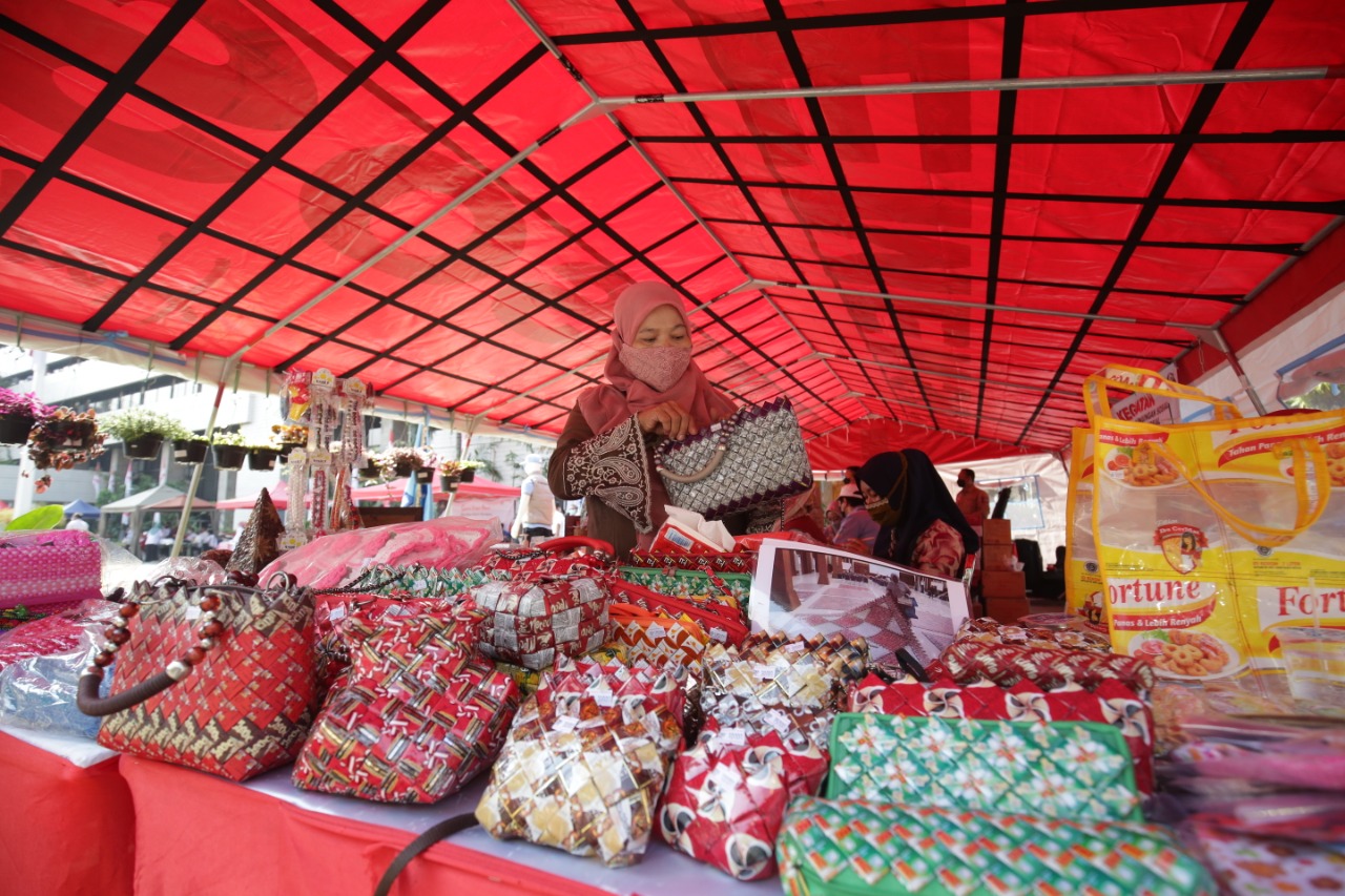 Ahead of the 76th Indonesian Independence Day, the Ministry of Social Affairs Holds Bazaar and Exhibition