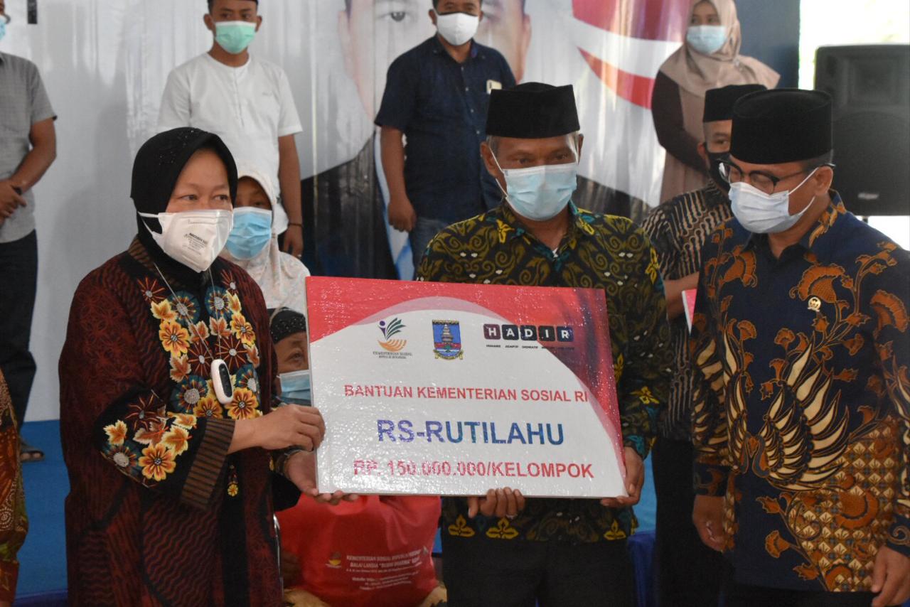 Kementerian Sosial Serahkan Bantuan RS-Rutilahu di Provinsi Banten