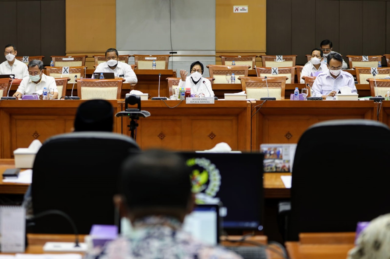 Rapat Kerja Kemensos dan Komisi VIII DPR RI Bahas "Refocusing" Anggaran