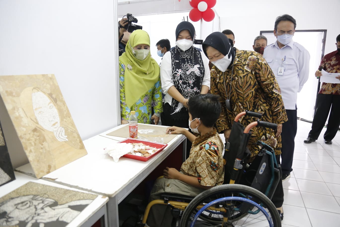 Perluas Pemberdayaan Penyandang Disabilitas di Indonesia, Mensos Resmikan Sentra Kreasi di Surakarta