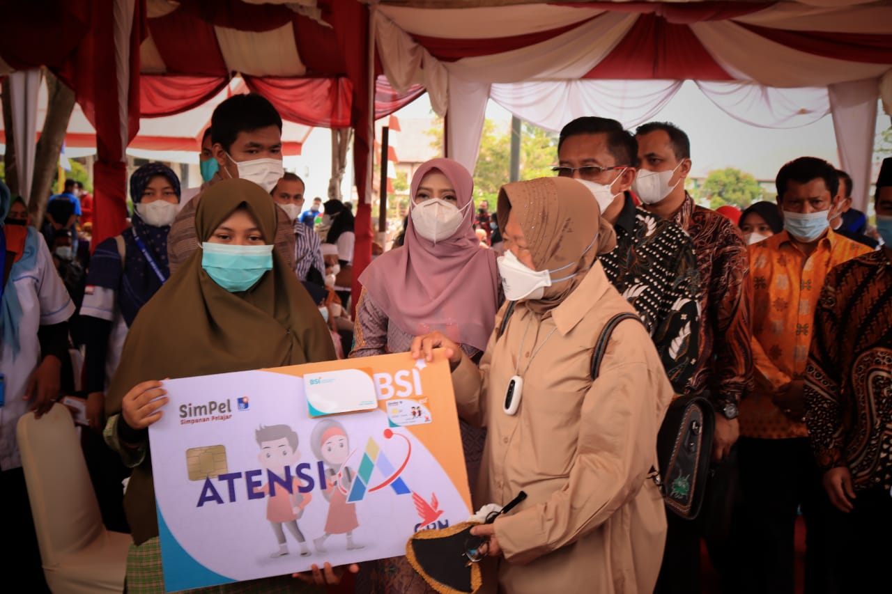 Mensos Serahkan Bantuan ATENSI di Loka Darussa’adah Aceh