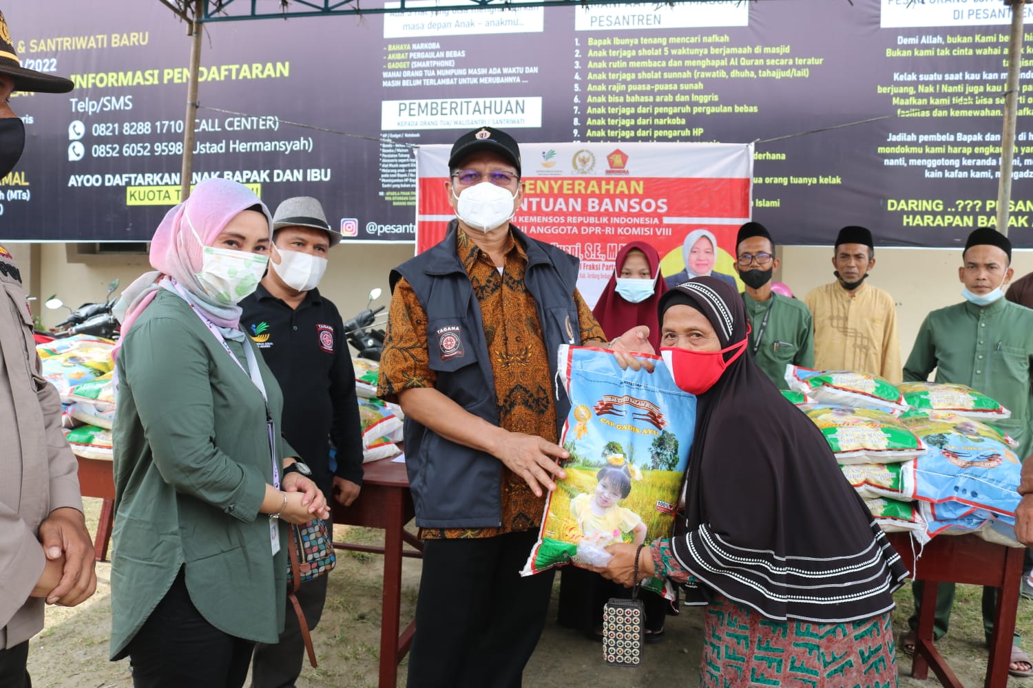 200 Keluarga Warga Desa Selemak, Hamparan Perak Terima Bantuan ATENSI