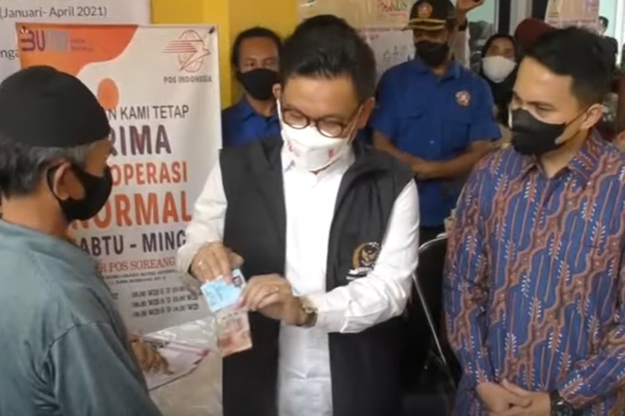 Penyaluran Bantuan Sosial dan Bantuan ATENSI di Kabupaten Bandung