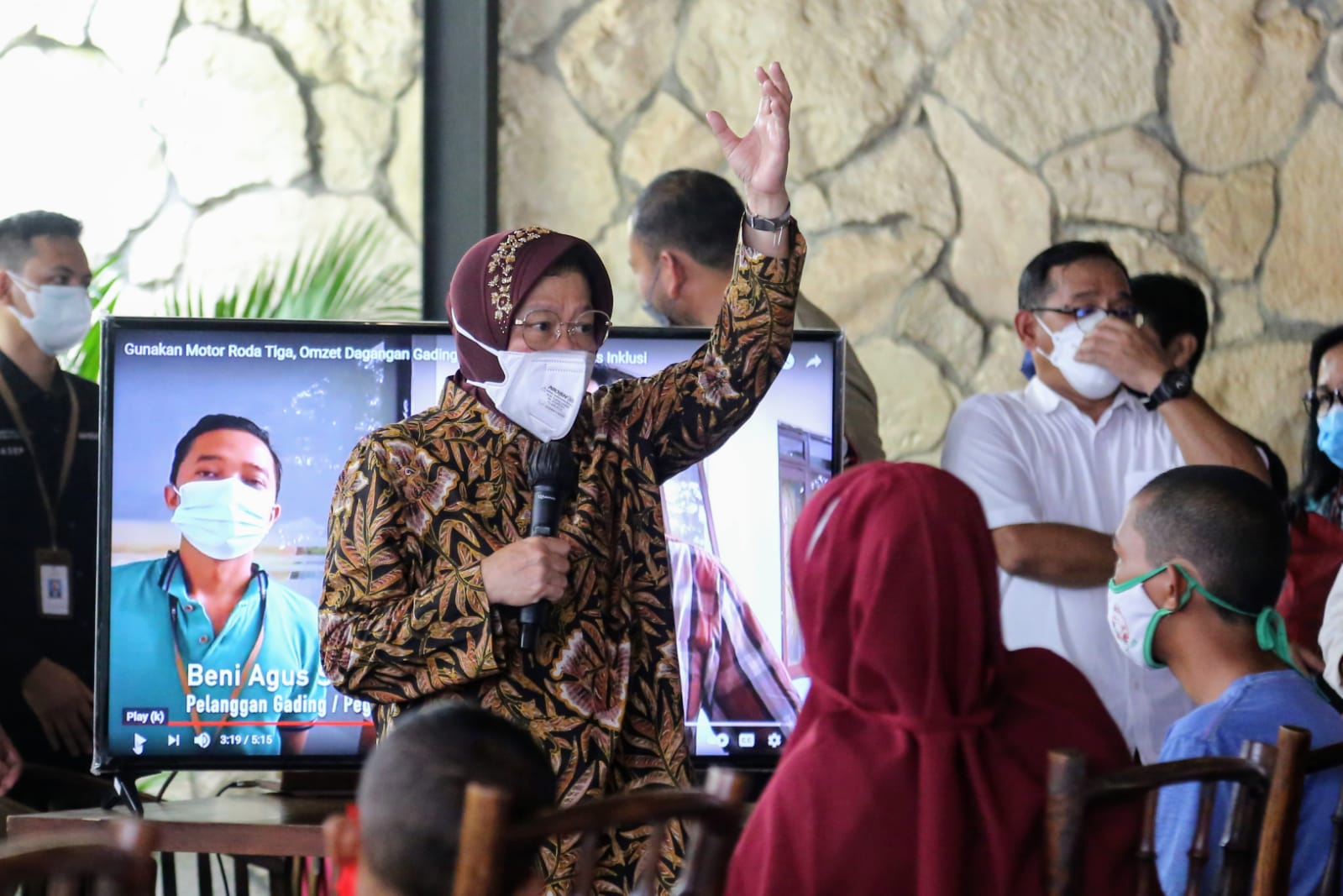 The Ministry of Social Affairs Hands Over Various Aids for Communities in Gorontalo