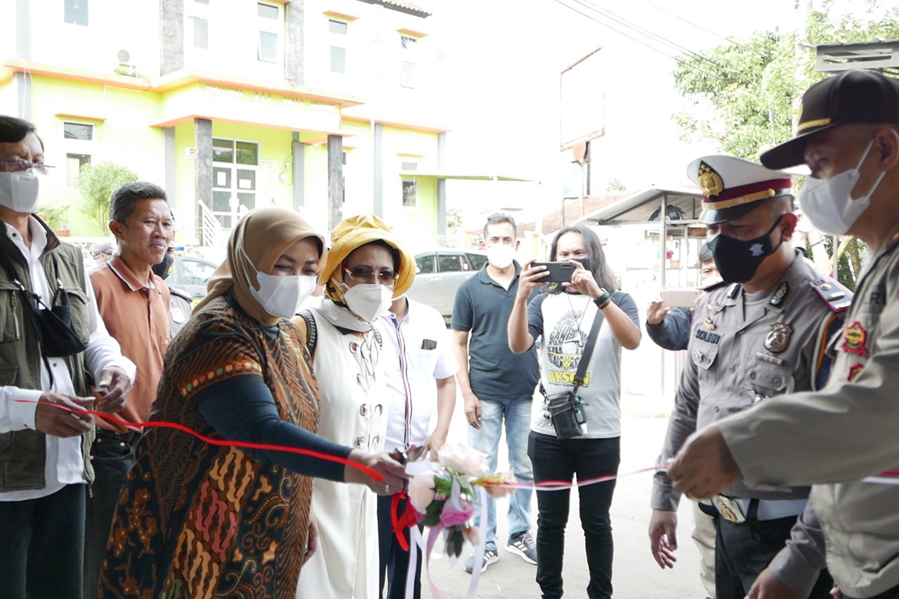 Pusat Pengabdian Masyarakat Poltekesos Bandung Resmikan OPC Desa Sukarame