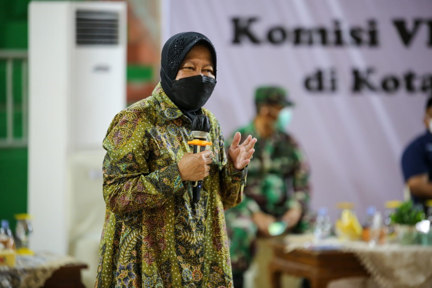 Kunker ke Blitar, Mensos Serahkan Bantuan untuk Penerima Manfaat