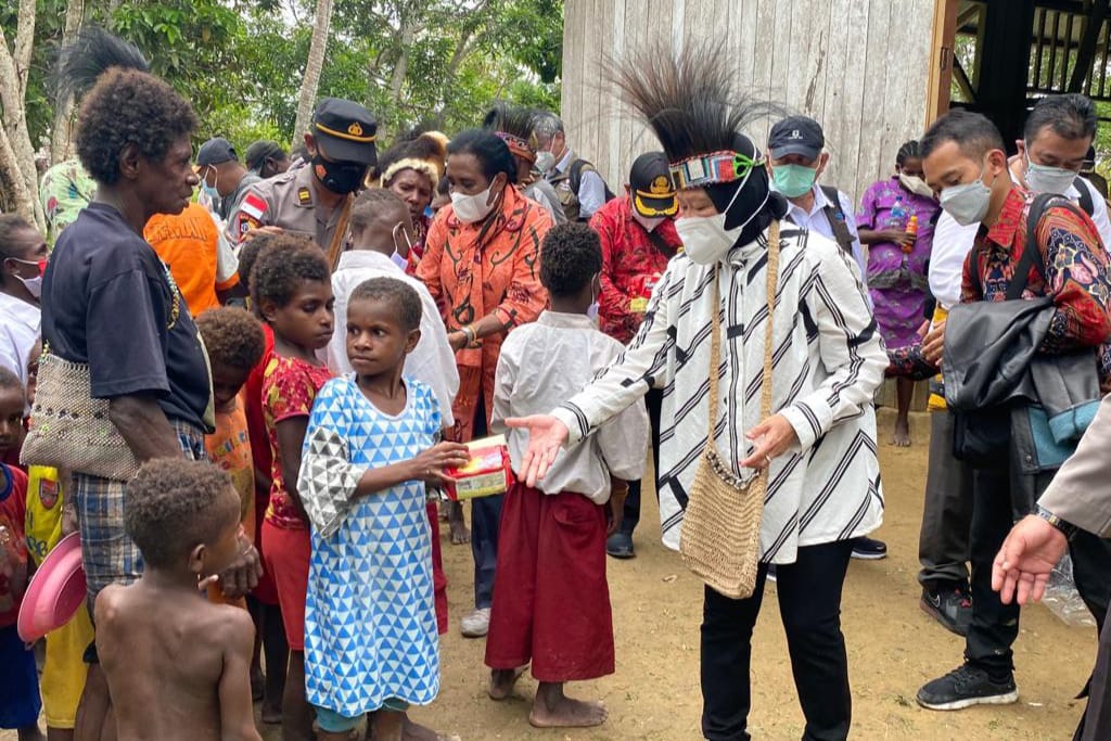 Mengunjungi Kampung Terpencil di Agats, Mensos Bermalam di Kompleks Keuskupan Asmat