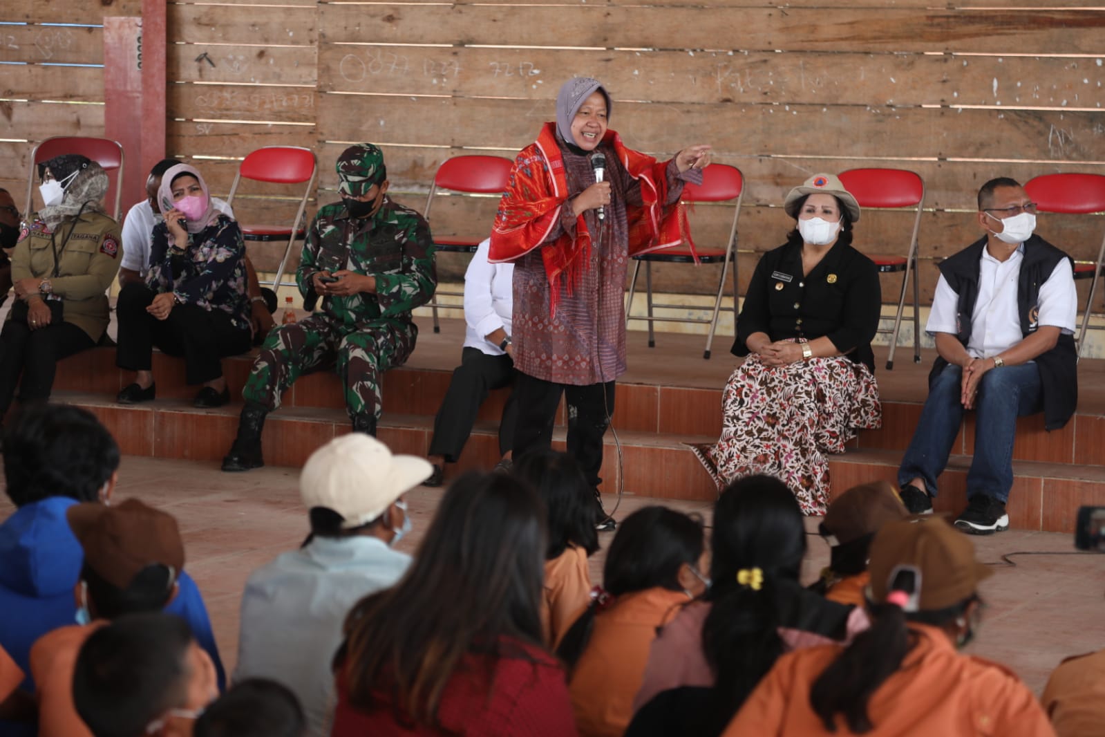 Tingkatkan Kemandirian Ekonomi, Mensos Motivasi Warga Terdampak Letusan Gunung Sinabung Kembangkan Usaha