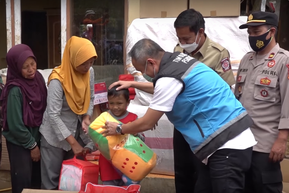 Flash Flood in Garut, Ministry of Social Distributes Assistances