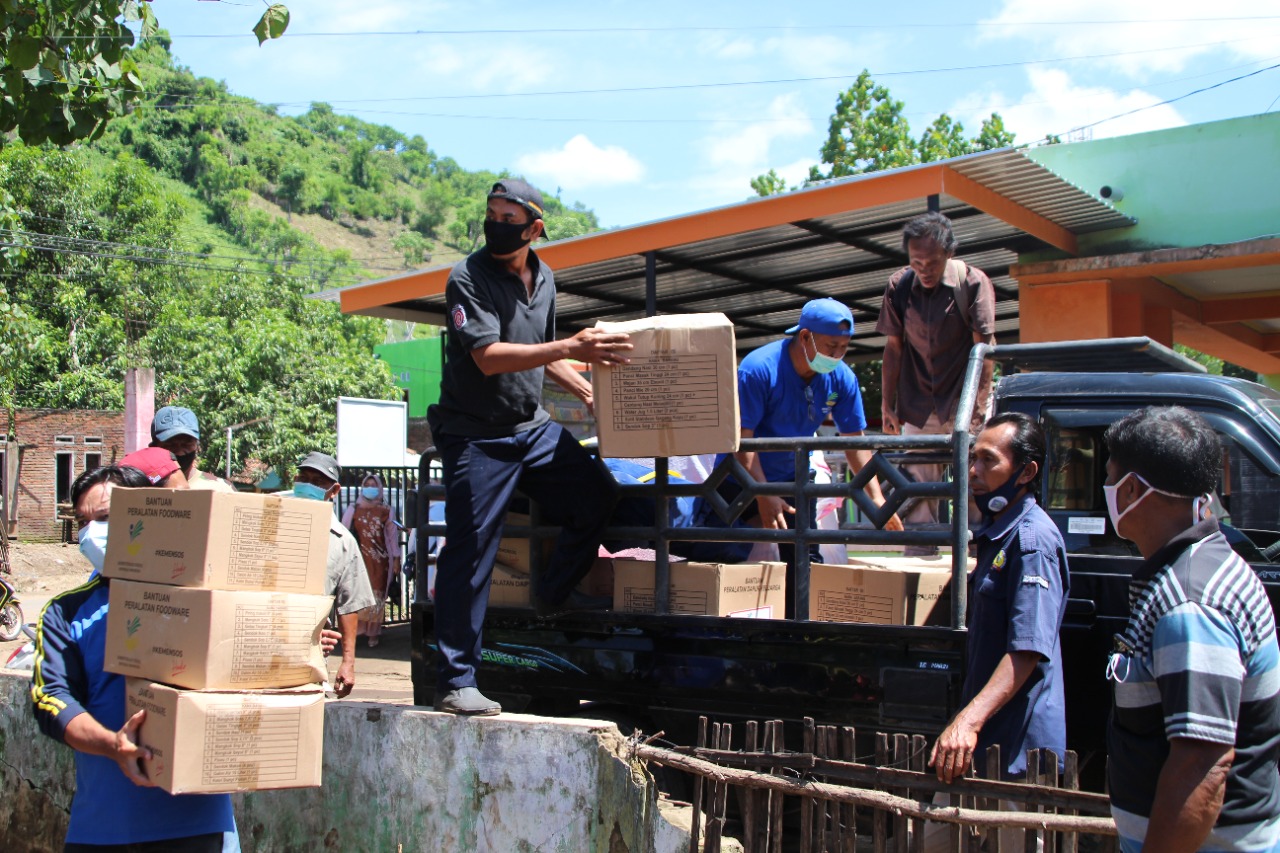 Kemensos Salurkan Bantuan untuk Korban Banjir Bandang di Bima