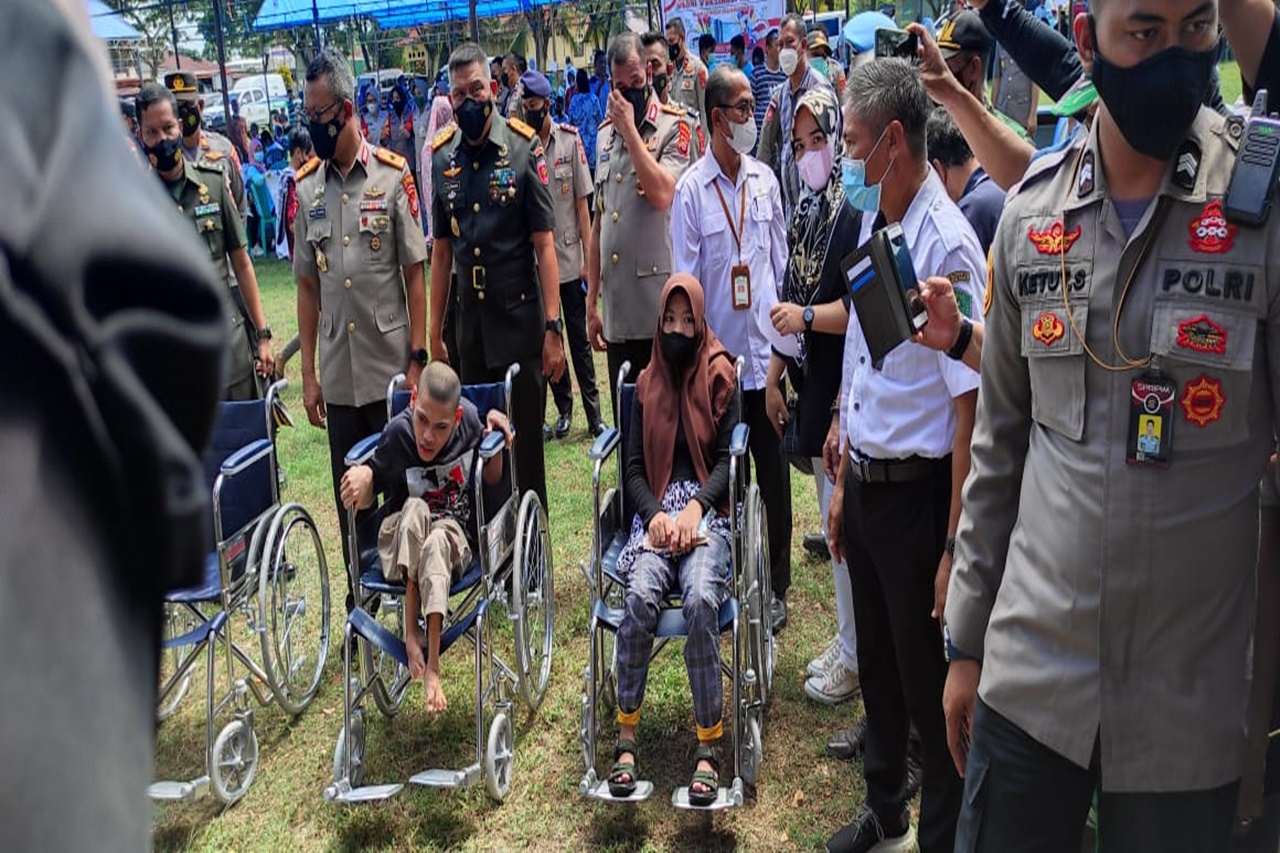 Bupati Konawe Sambut Gembira Alat Bantu Disabilitas dari Kemensos