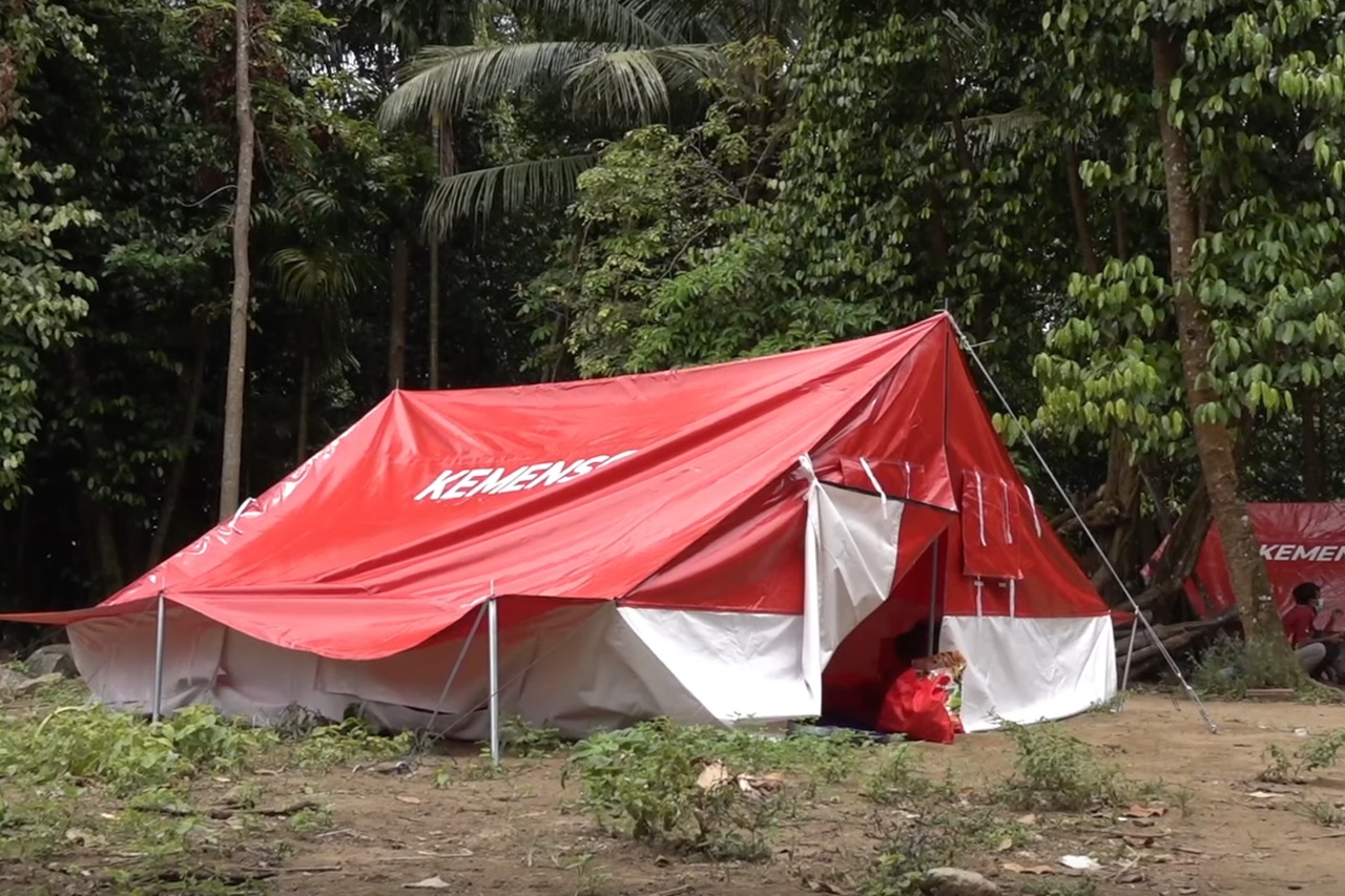 Tenda Baru Kemensos Jadi Sorotan, Dirancang Langsung Bu Risma untuk Pengungsian Skala Kecil