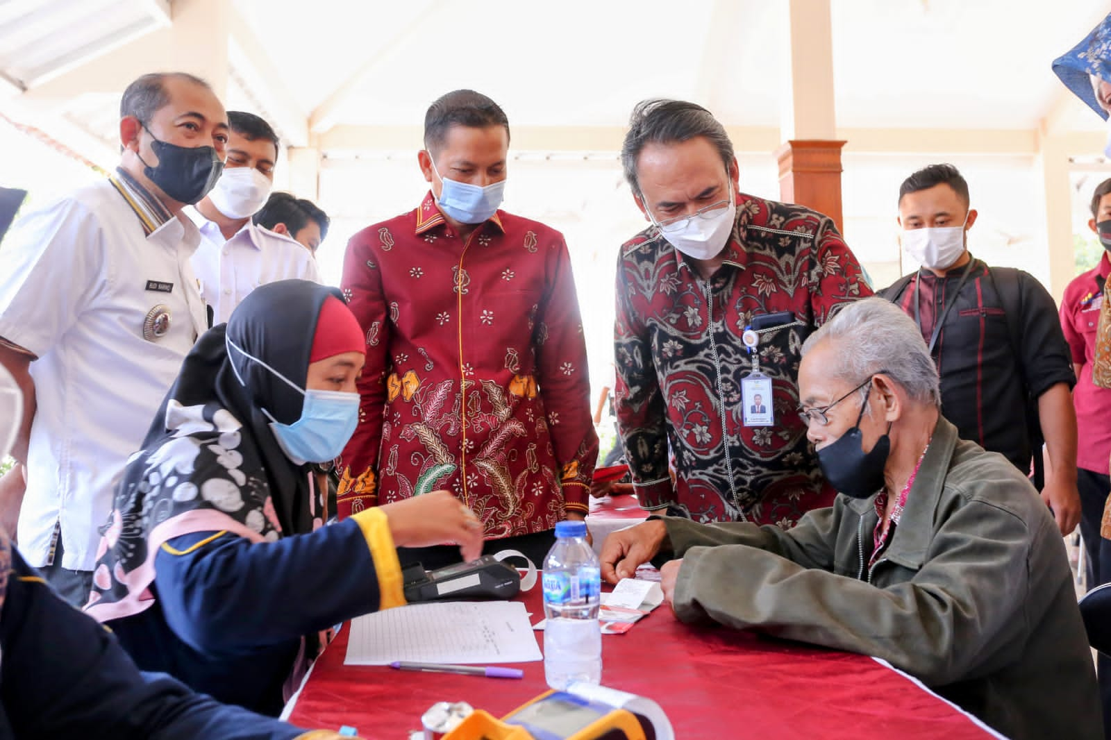 Secretary General of the Ministry of Social Affairs Reviews the Distribution of Social Assistance Programs in Cilacap