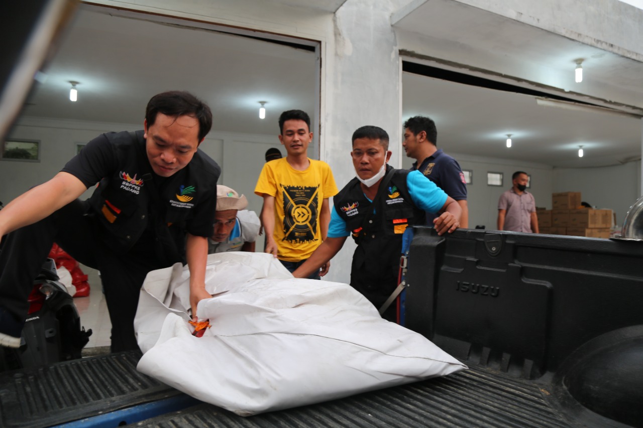 Logistics and Family Tents Loading from the Ministry of Social Disaster Management Post in Pasaman Barat