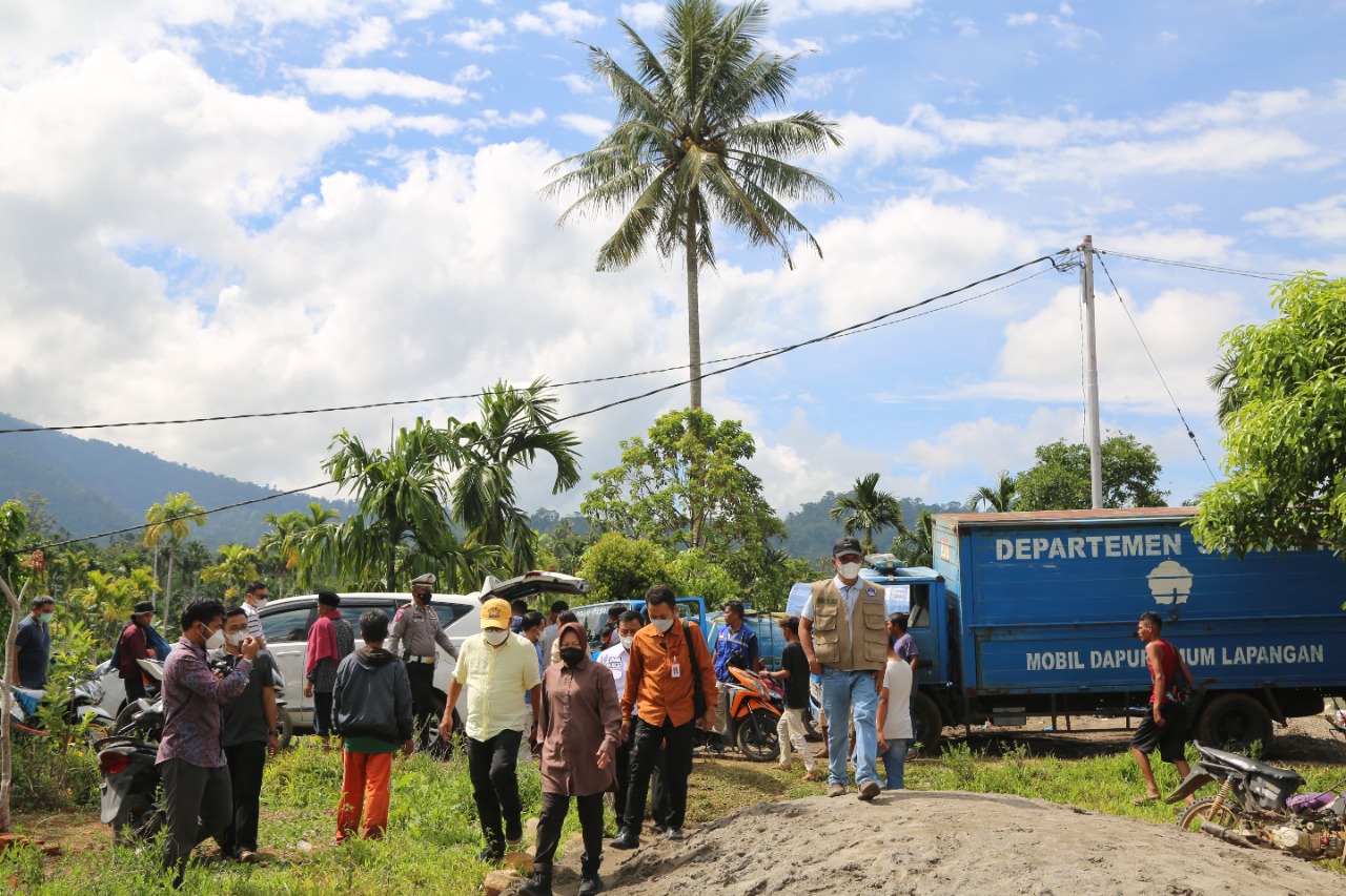 Mensos Tinjau Lokasi Terdampak Gempa di Pasaman