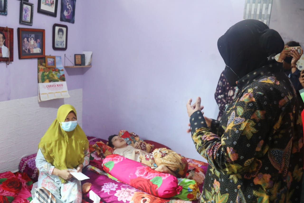 Mensos Siapkan Terapis dan Alat Bantu untuk Anak Penderita Lumpuh Layuh di Jambi