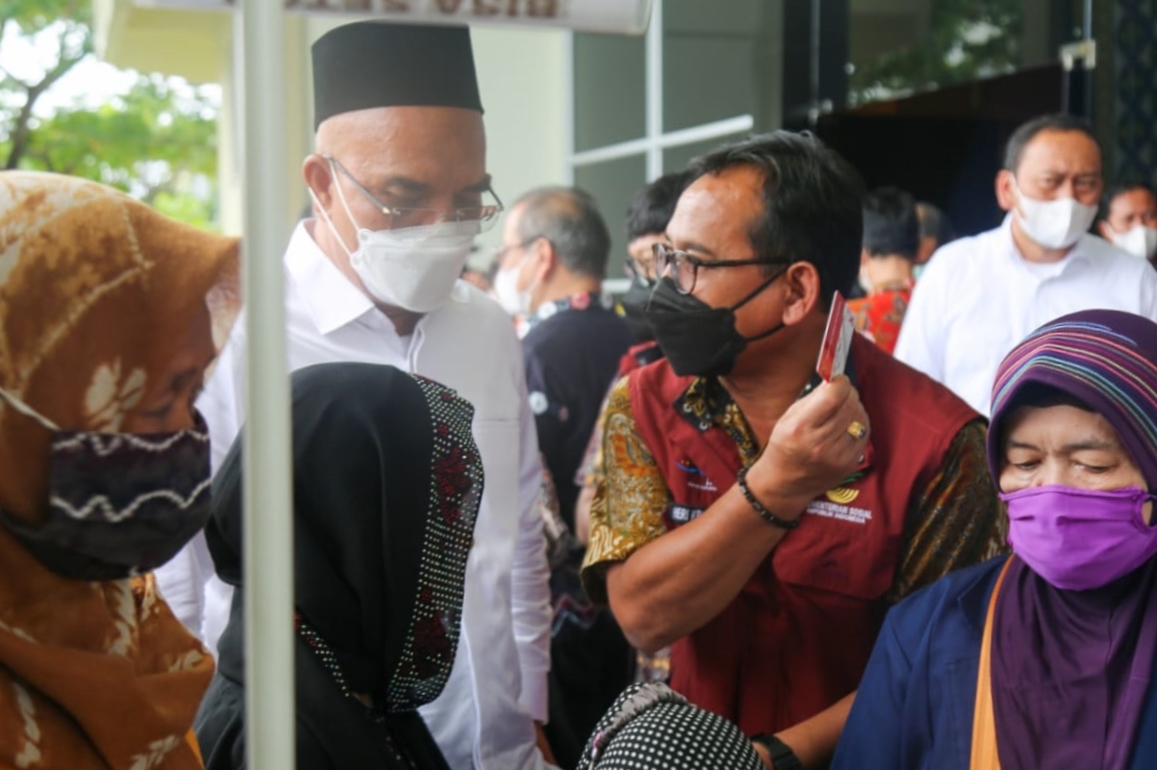 Penyaluran Bantuan Sosial PKH, BPNT dan ATENSI di Kota Banjarmasin