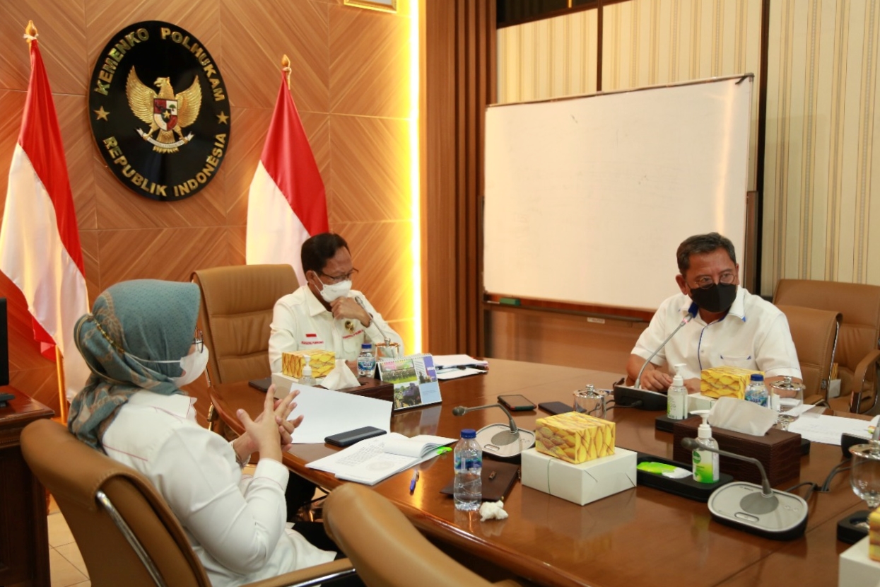 Rapat Tindaklanjut Pembahasan Penanganan Pengungsi Kerusuhan Maluku