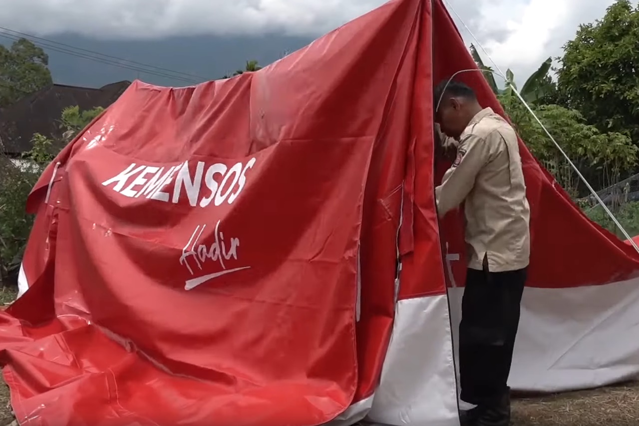 Tenda Berbasis Keluarga: Tenda Pengungsian Model Baru untuk Korban Gempa Sumatera Barat