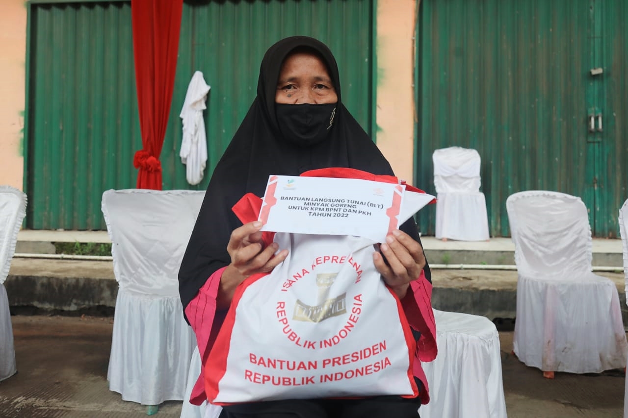 Diluncurkan Presiden di Jambi, BLT Minyak Goreng untuk Pertahankan Daya Beli Masyarakat