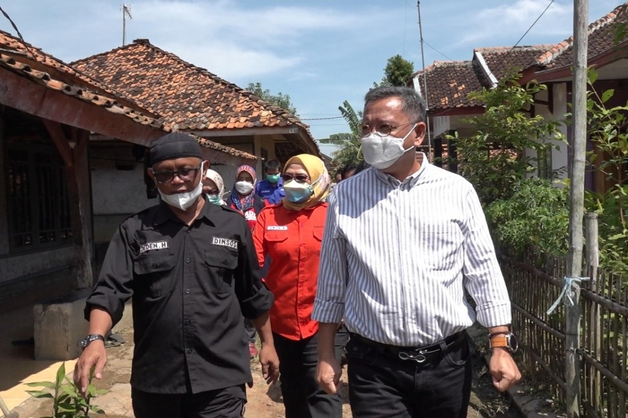 Delivery of Compensation for Heirs to Families of Victims of the Papuan KKB Shooting in Subang