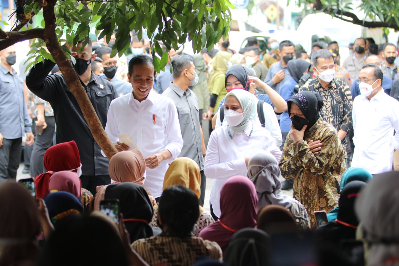 Dapat Bantuan dari Kemensos, Pedagang Pasar Surakarta Janji akan Dipakai untuk Modal Usaha