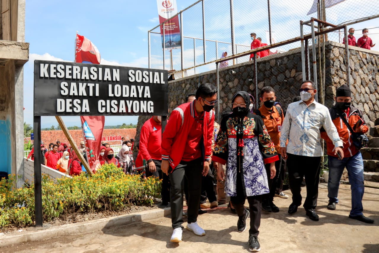 Peringati HLUN, Mensos Tengok Taman Lansia dan Penerima RTLH di Tasikmalaya