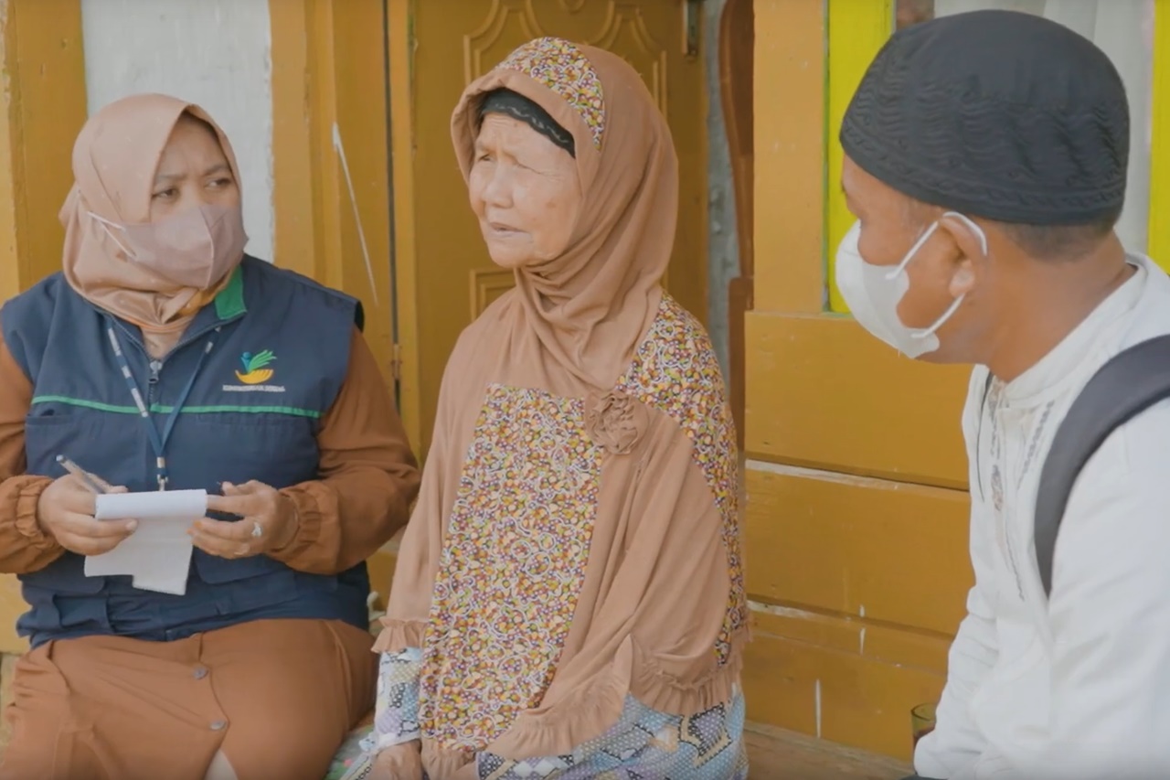 Free Cataract Surgery for Elderly | Healthy Elderly Strong Indonesia