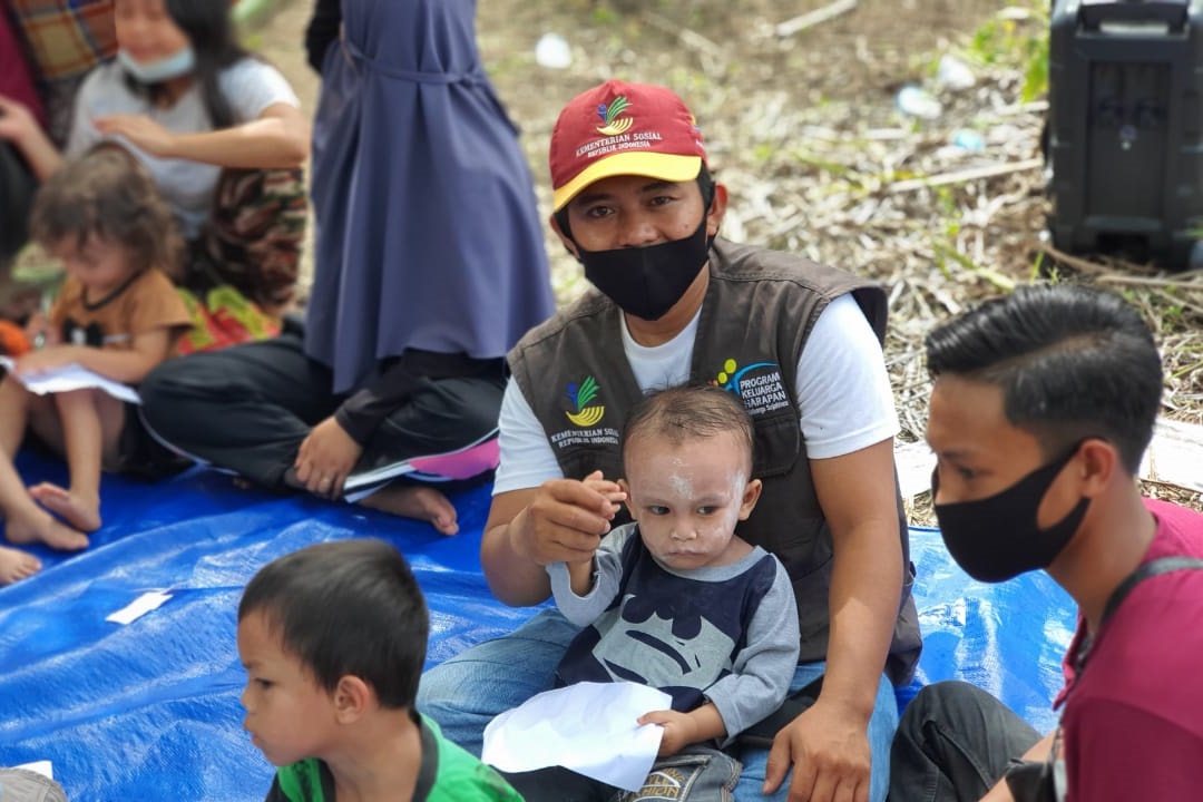 Tidak Hanya Jago Entaskan Kemiskinan, SDM PKH Juga Tanggap Bencana