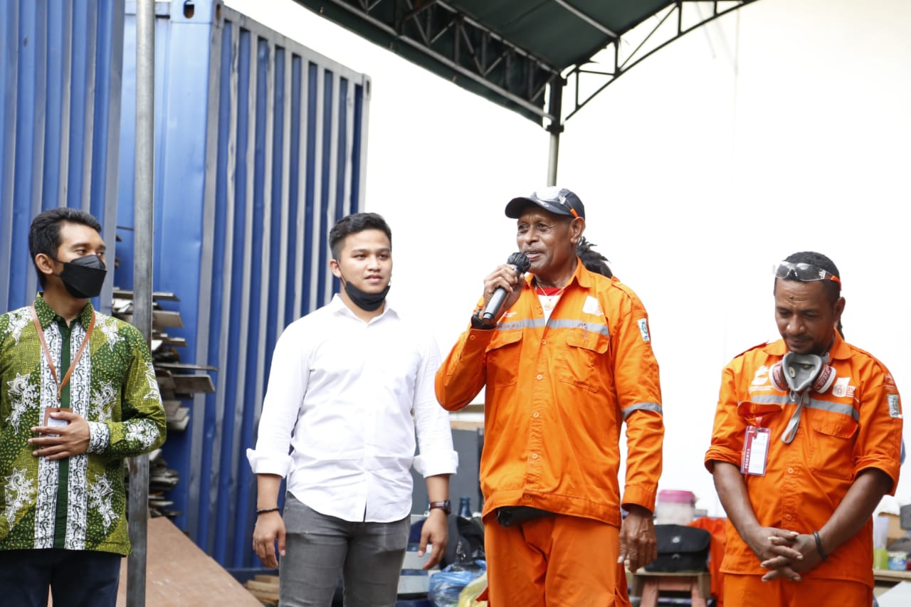 Still Ongoing, Social Affairs Minister Risma Again Observes Shipbuilding at ITS