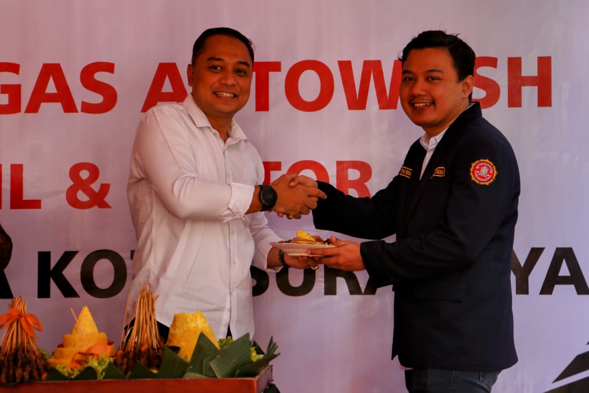 Inauguration of Karang Taruna Car Wash Gas Car and Motorcycle in Surabaya