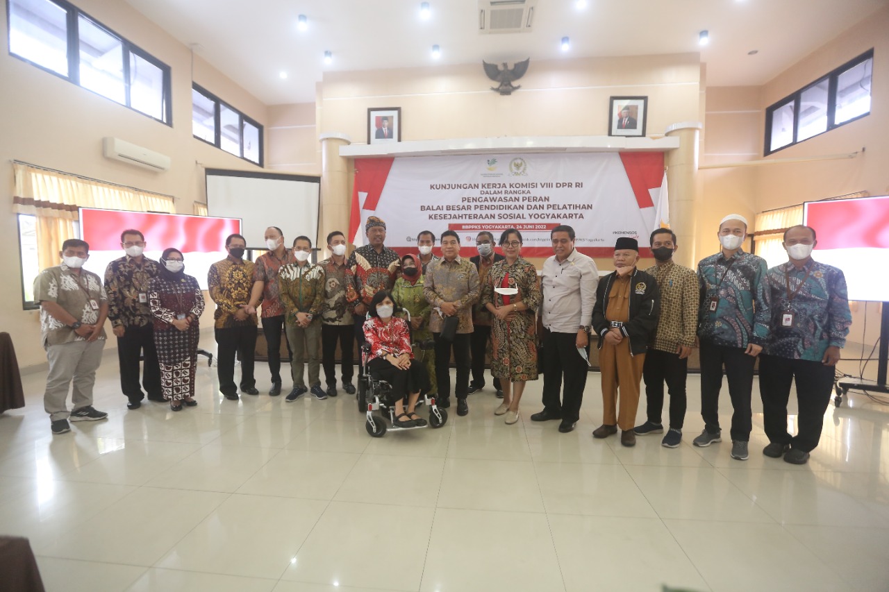 Synergy of BBPPKS Yogyakarta and Commission VIII DPR RI Handling Poverty