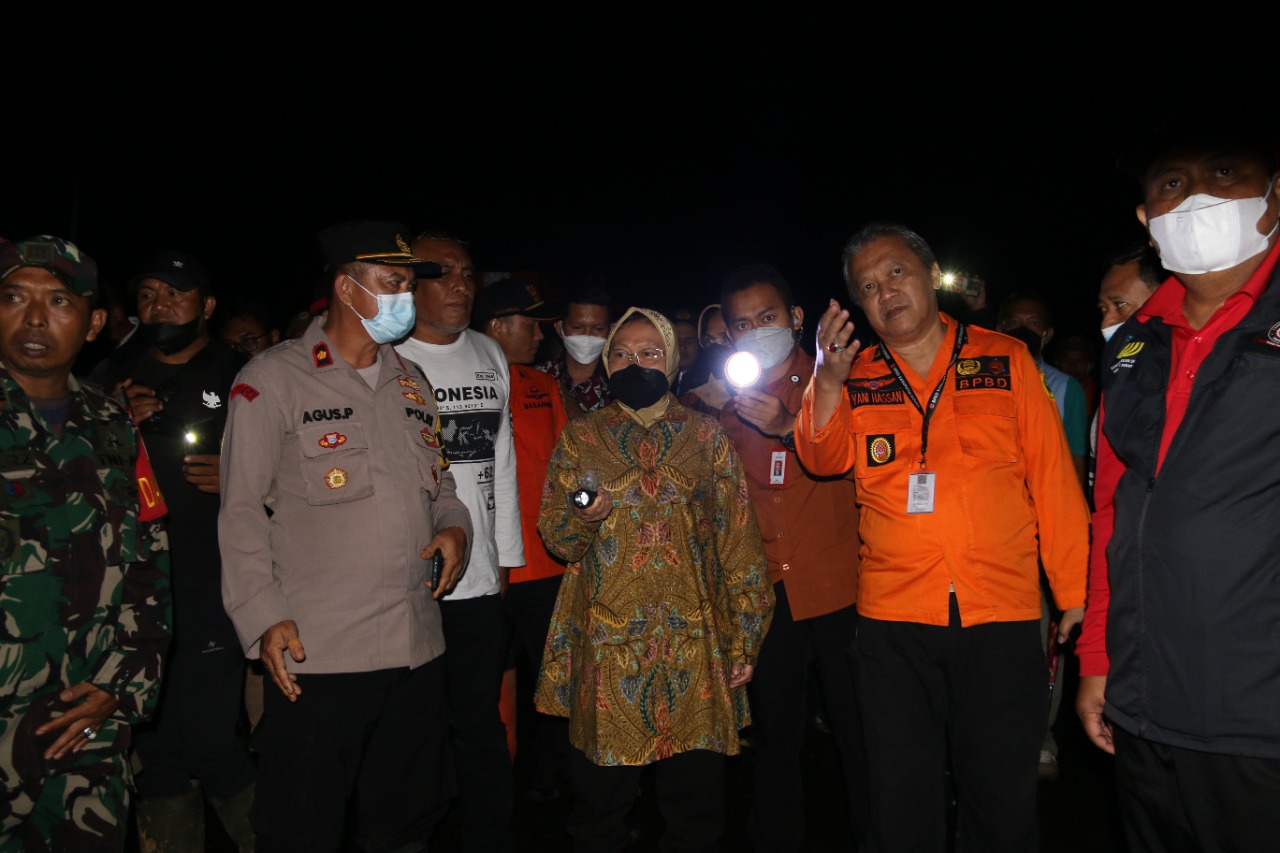 Quick Response, Social Affairs Minister Risma Review Flash Flood Management in Bogor