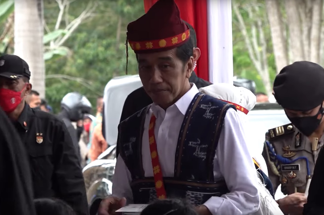 The Euphoria of Bajawa Residents Welcome President Joko Widodo