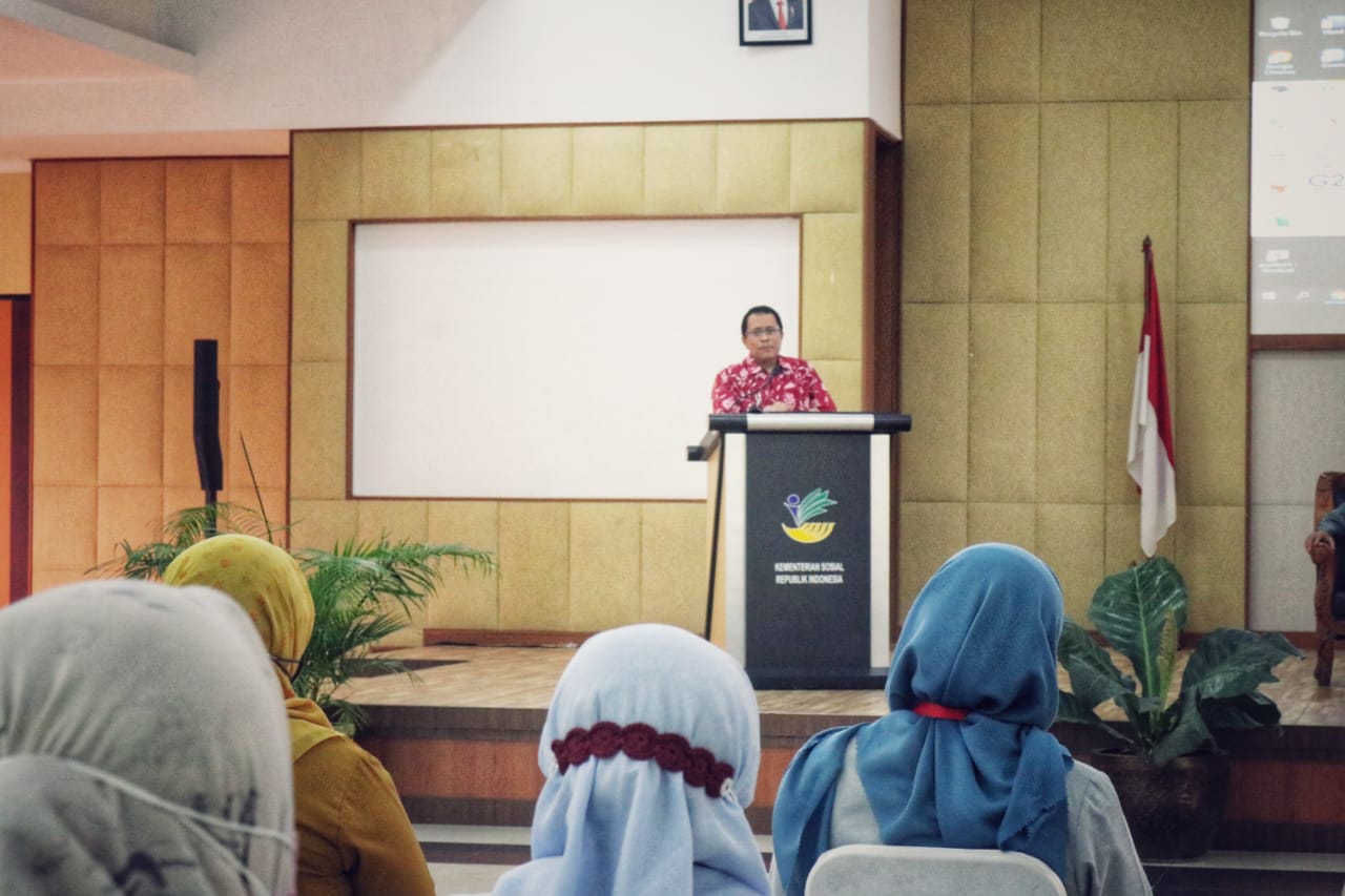 Pusdiklatbangprof of MoSA Trains 32 Social Welfare HR to Become Hypnotherapy Therapists