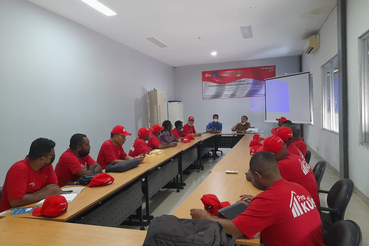 Buka Peluang Kuasai Teknologi, 16 Pemuda Papua Ikuti Workshop Pengenalan Motor Listrik