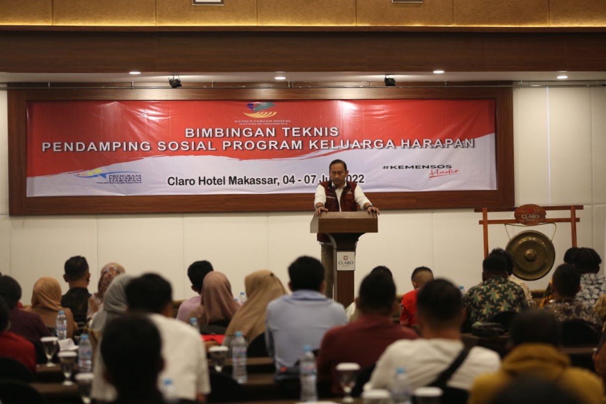 Implementation of PKH Social Assistance Technical Guidance in Makassar City