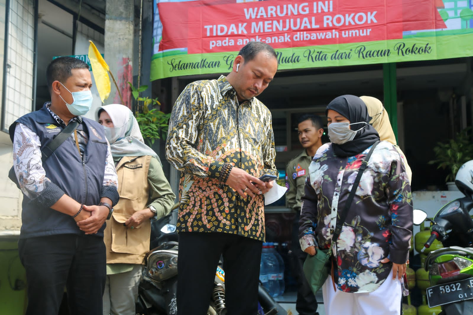 Delivery of Compensation for Heirs to Families of Landslide Victims in Bogor