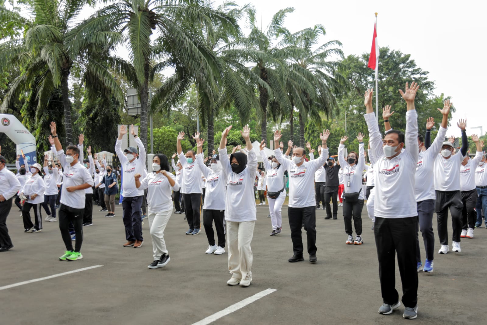 Mensos Risma Hadiri Jalan Sehat Germas 2022