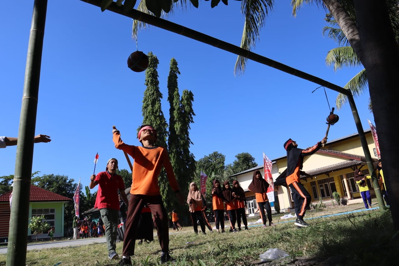 Bermain Sendok Kelereng dan Tebok Celeng, Bangkitkan Kepedulian Sesama Anak