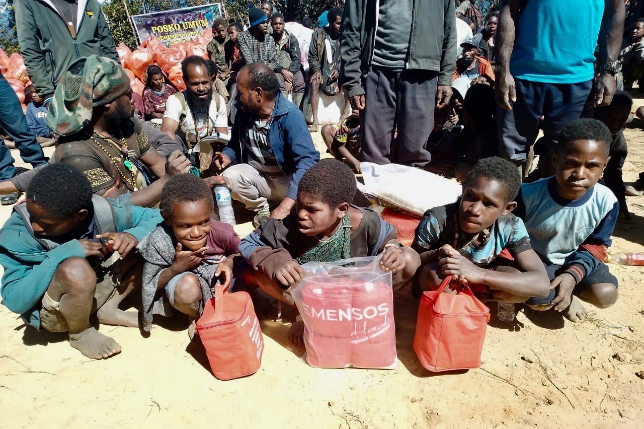 Extreme Weather Phenomenon, Ministry of Social Affairs Distributes Social Aid in Lanny Jaya