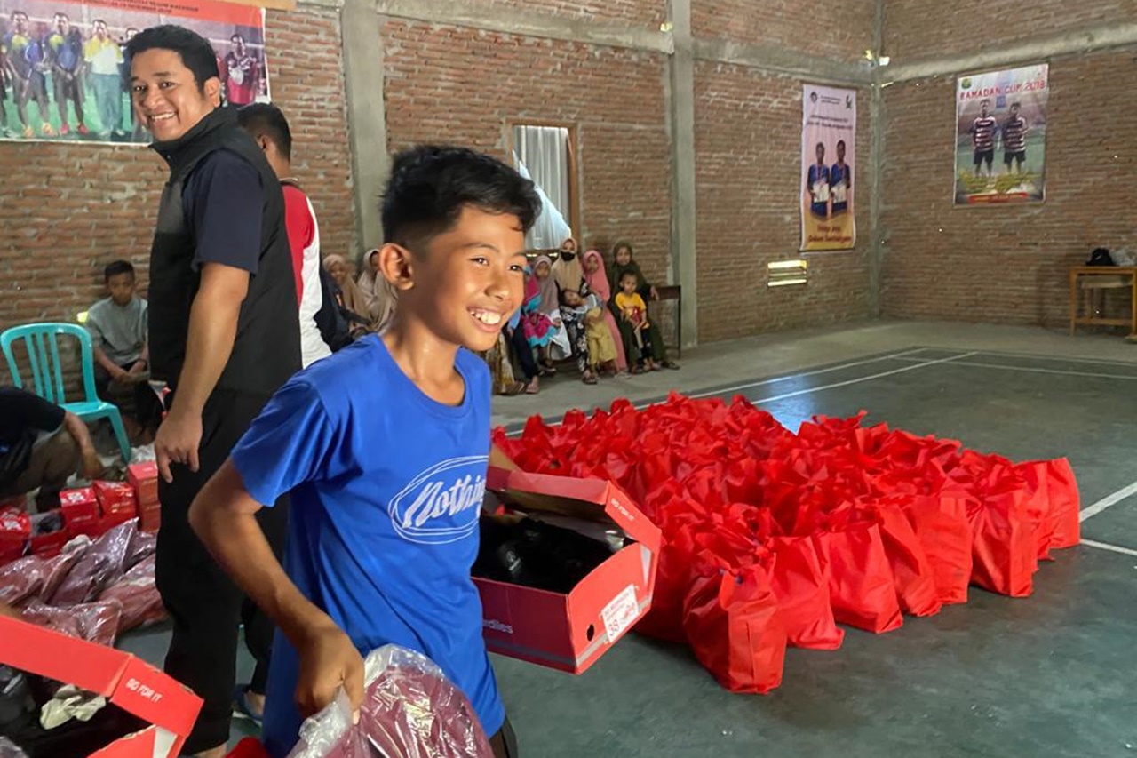 Peringati HAN, Kemensos Salurkan Bantuan ATENSI Rp800 Juta kepada Anak di Wilayah Pengungsian Majene