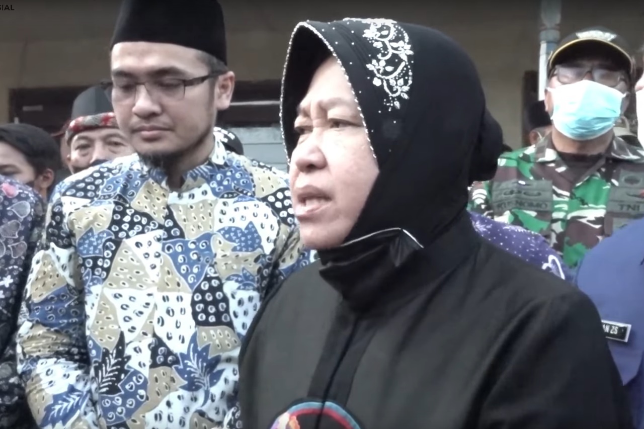 Social Affairs Minister Risma Renovates Home for Elderly in Bangkalan