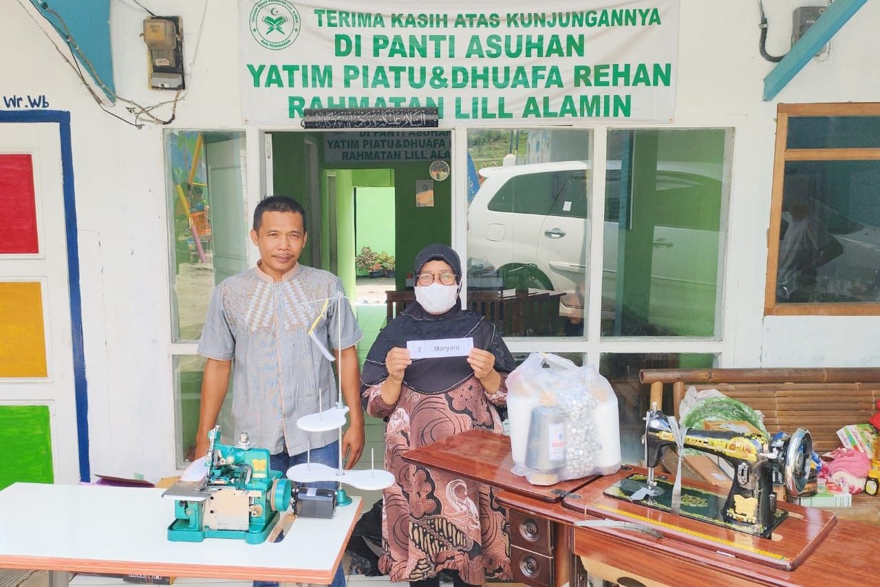 Kemensos Salurkan Bantuan bagi Anak, Lansia, dan Wirausahawan di Kabupaten Pesawaran