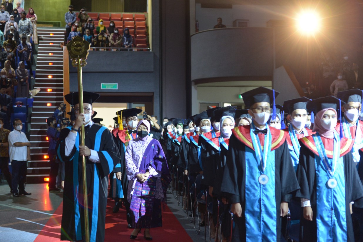 Open Session of the Senate for the Graduation of Applied Masters and Undergraduate of Poltekesos Bandung 2022