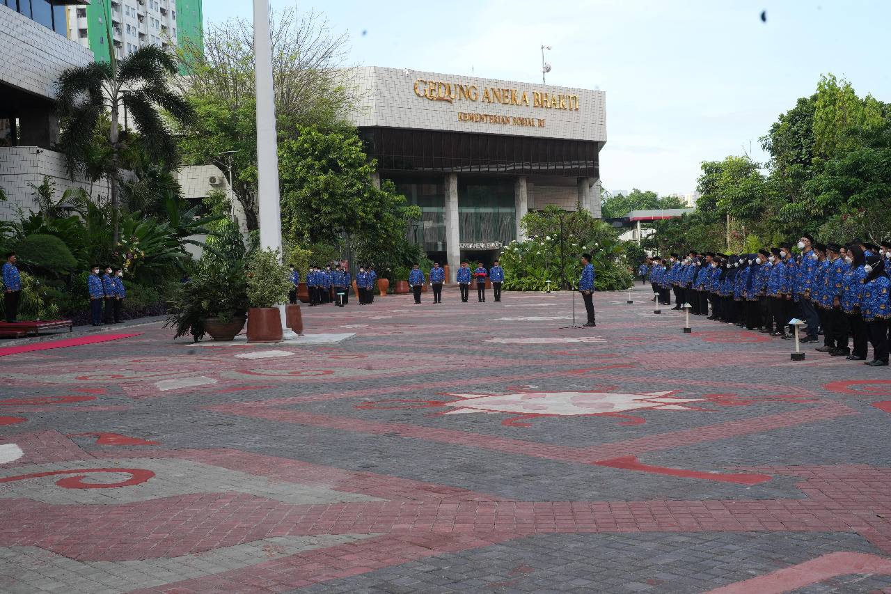 Upacara Peringatan Sumpah Pemuda ke-94 di Lingkungan Kemensos